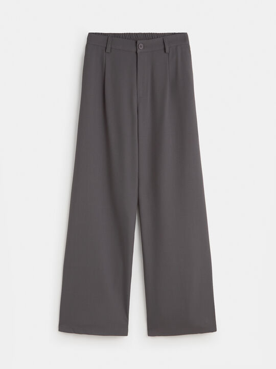PANTALON VESTIR PINZAS Gris Oscuro image number null