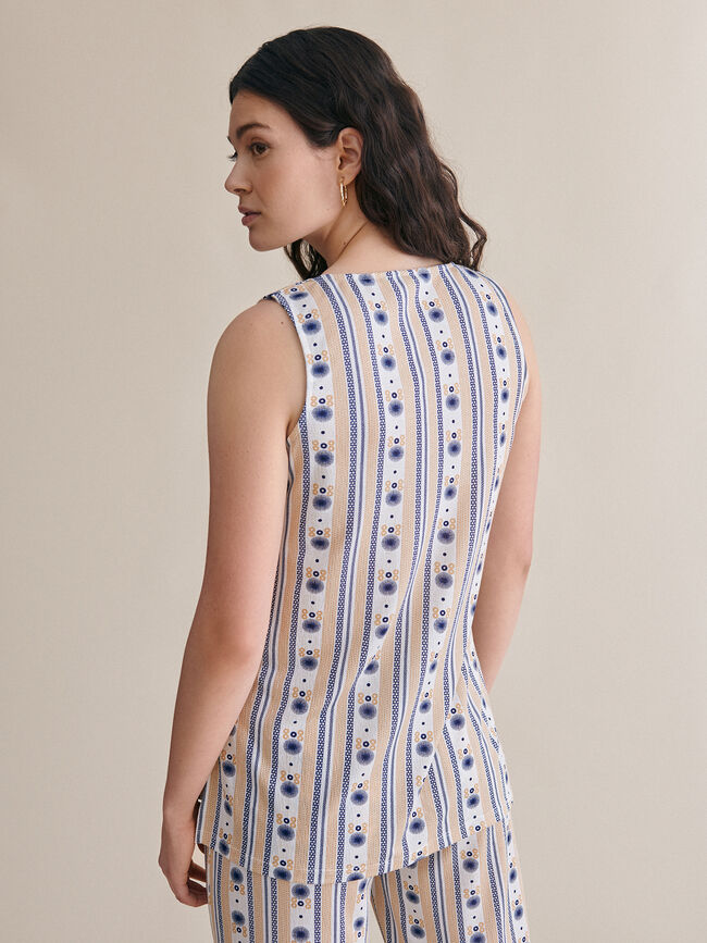 top estampado detalle botones Crudo Claro