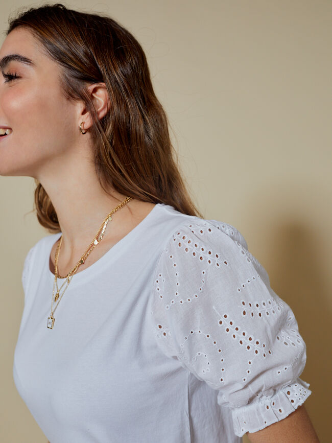 camiseta detalle calados en mangas Blanco Optico