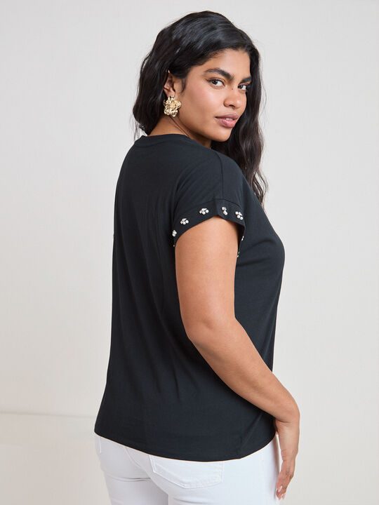 CAMISETA DETALLE PERLA Negro image number null