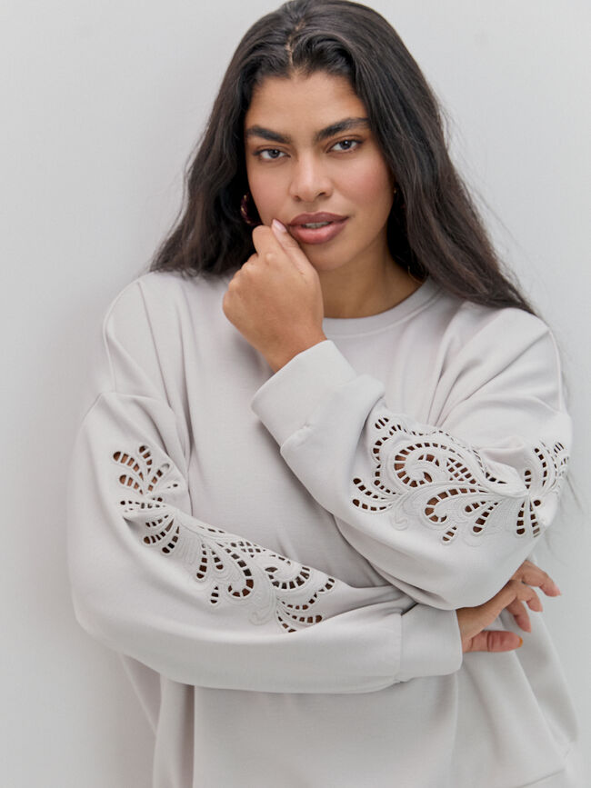 SUDADERA DETALLE TROQUELADO Piedra