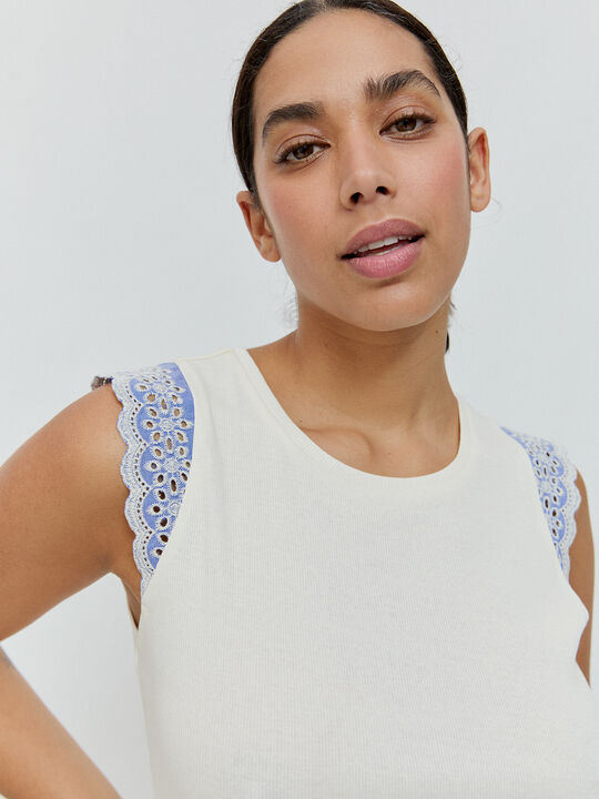TOP BORDADO Blanco Optico image number null