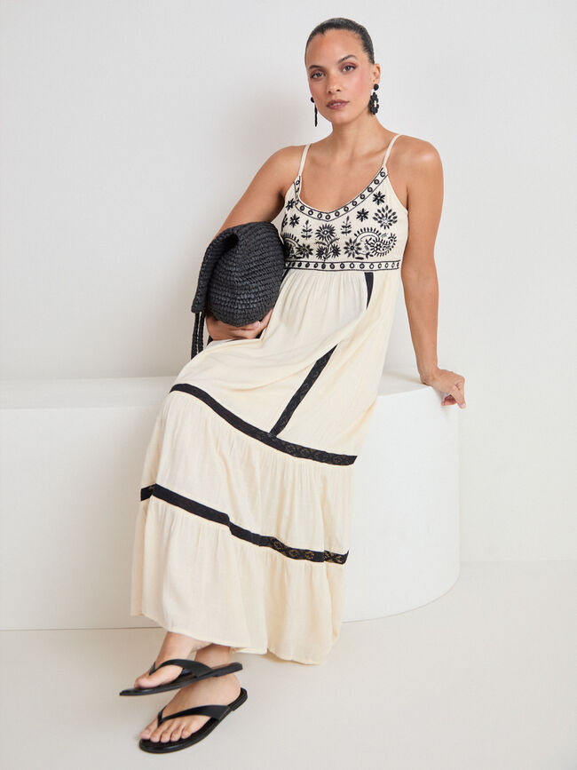 VESTIDO BORDADO Negro