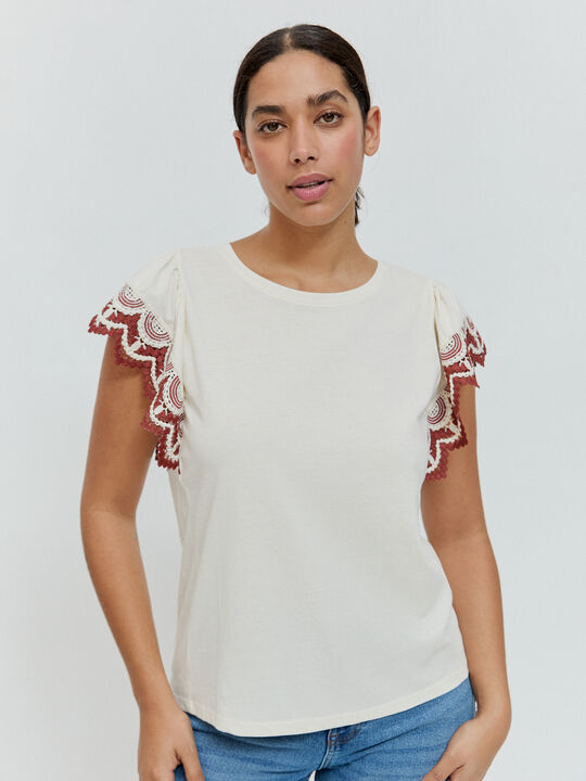 CAMISETA FORNITURA CONTRASTE Blanco Hueso image number null