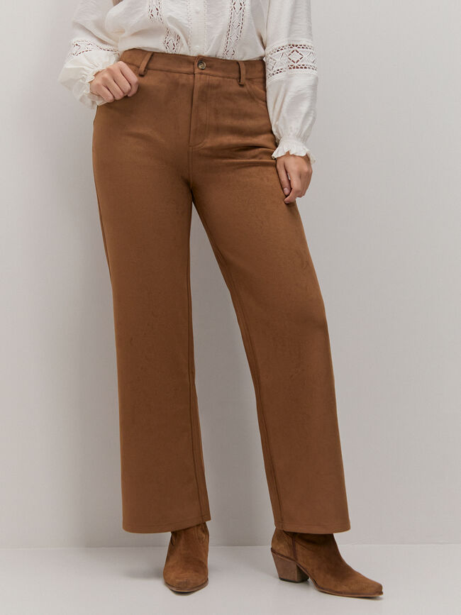 PANTALÓN RECTO Almendra