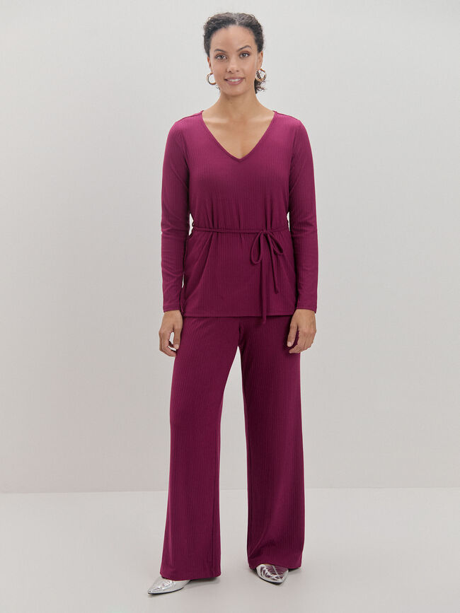 CAMISETA CUELLO PICO Berenjena