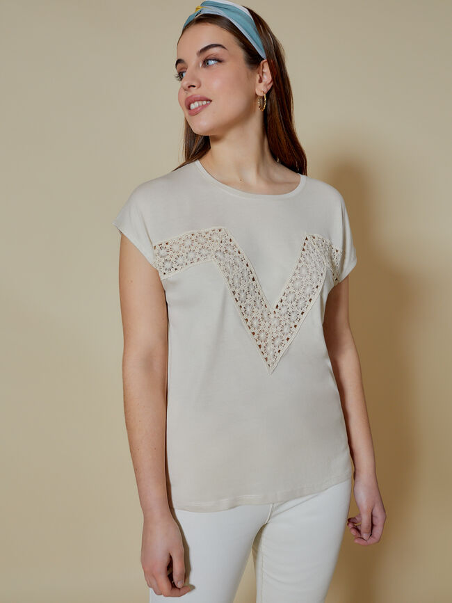 Camiseta detalle bordados 100% algodón Piedra