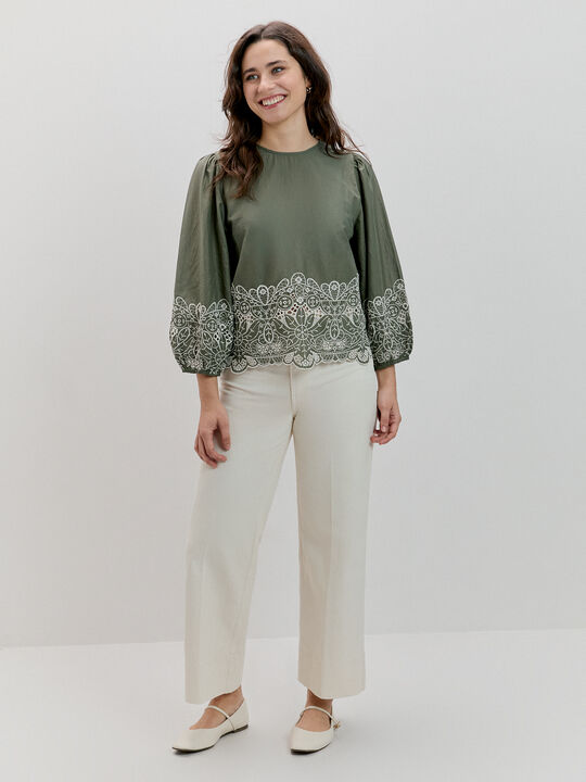BLUSA BAJO BORDADO Kaki image number null
