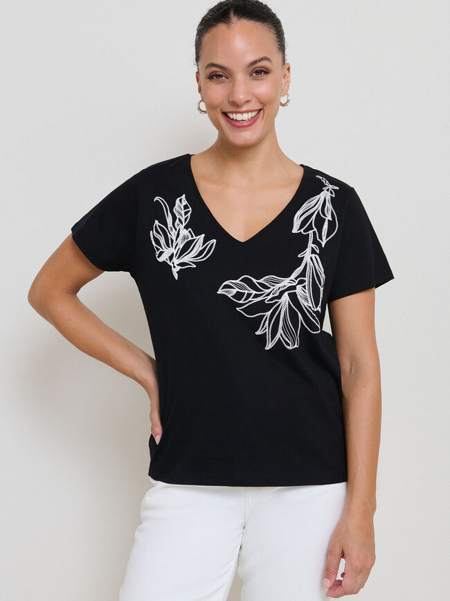 CAMISETA FLORES BORDADAS Negro