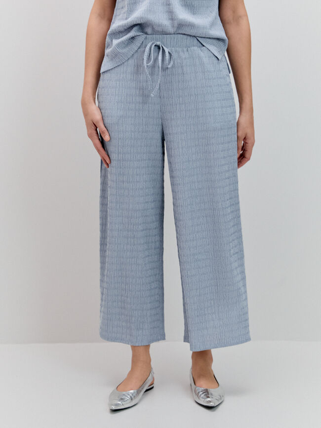 PANTAL&Oacute;N CROPPED CRINKLE AZUL Azul Chambray