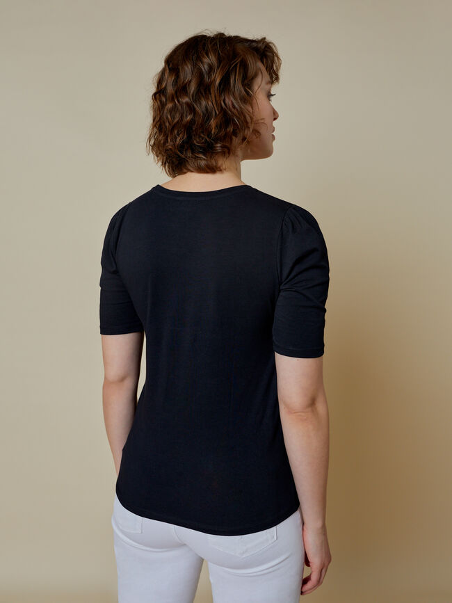 CAMISETA FRUNCIDO EN HOMBRO Negro