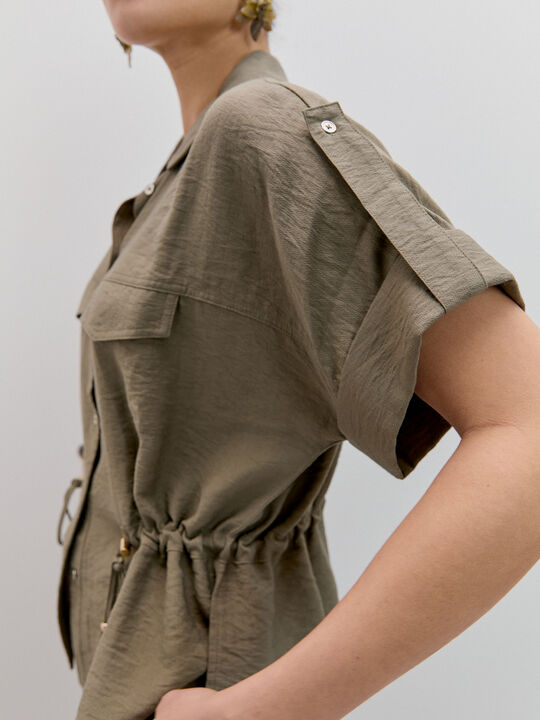 CAMISA DETALLES SAHARIANA Kaki image number null