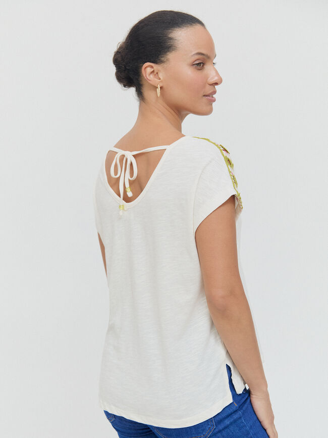 CAMISETA CROCHET HOMBROS Blanco Hueso