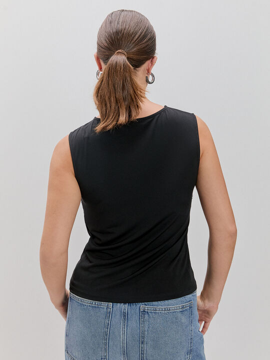 TOP DETALLE ENCAJE Negro image number null