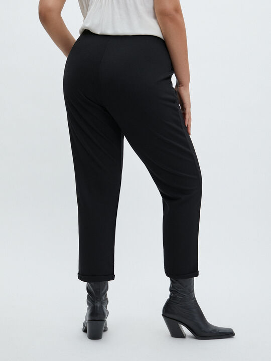 PANTALÓN BÁSICO Negro image number null