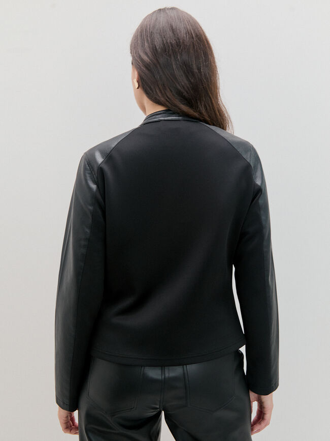 CHAQUETA CORTES POLIPIEL Negro