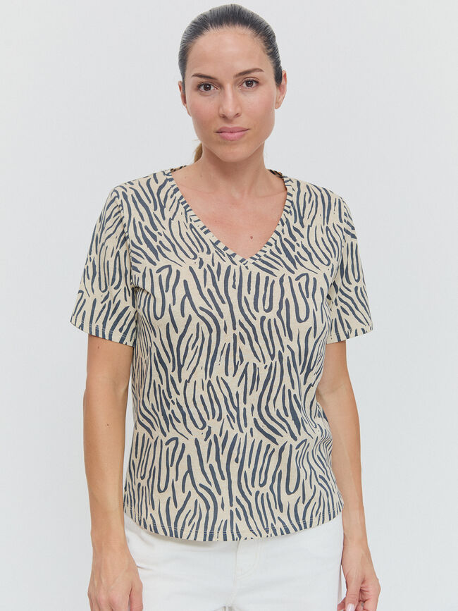 CAMISETA CUELLO PICO Estampado 4