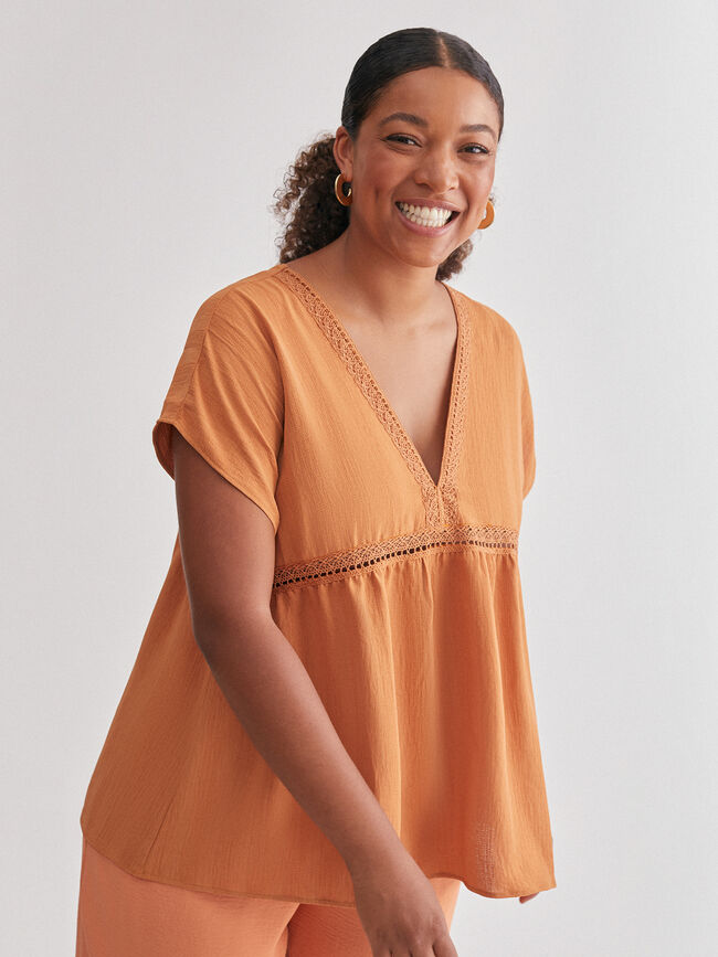 Blusa puntilla en escote Naranja quemado