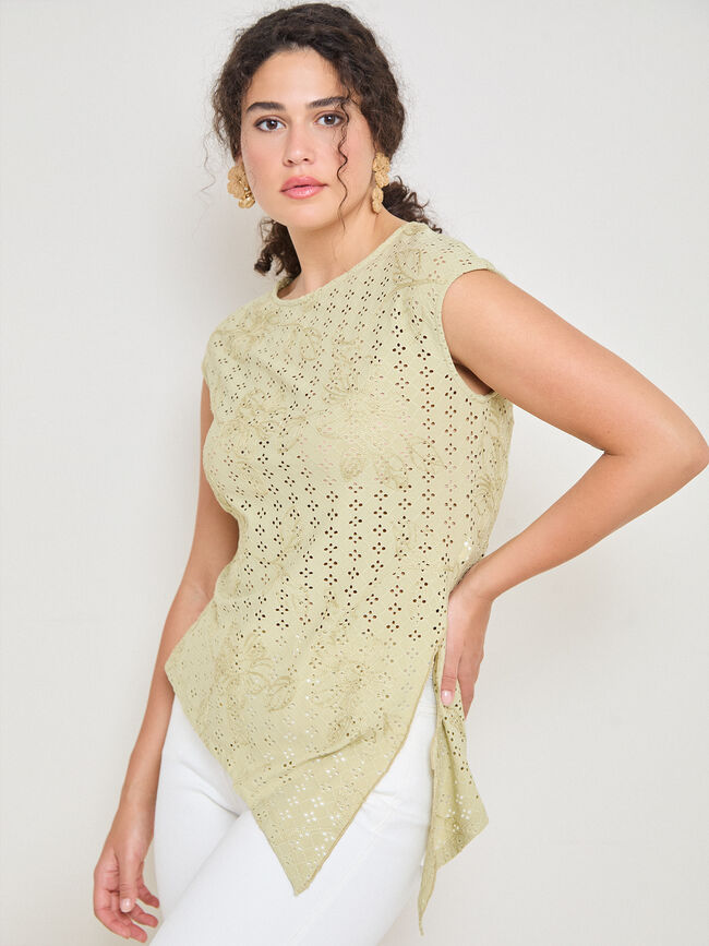 CAMISETA PICO LATERAL EYELET BORDADO Pistacho