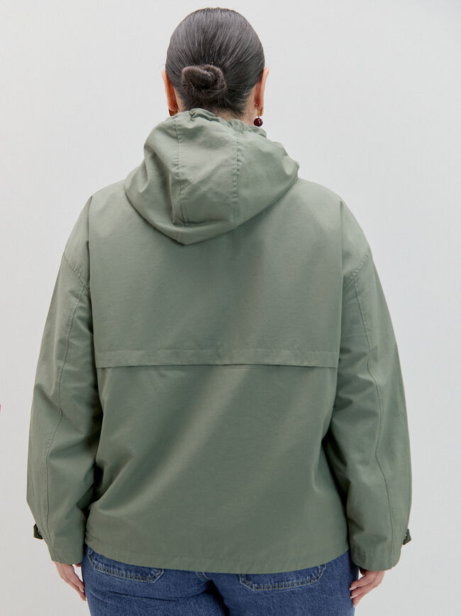 PARKA B&Aacute;SICA CAPUCHA kaki oscuro