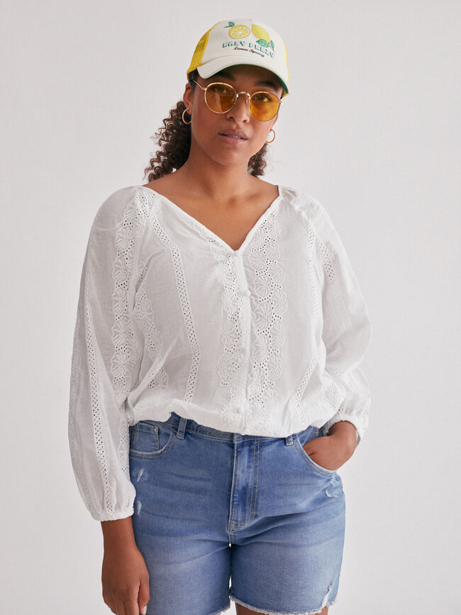 Blusa abotonada detalle bordados Blanco Optico