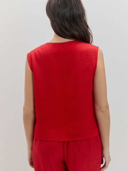 CHALECO CUELLO PICO Rojo image number null