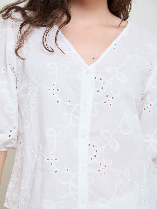 BLUSA TROQUELADA ABULLONADA Blanco Optico image number null