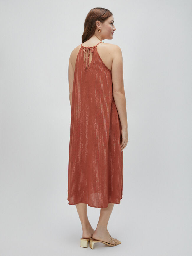 VESTIDO CUELLO HALTER Barro