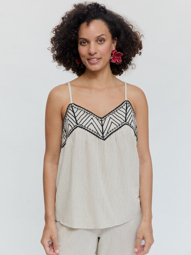 TOP TIRANTES BORDADO Negro