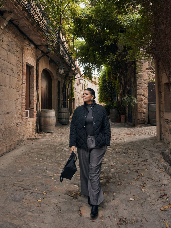 CHAQUETA ACOLCHADA ANCHA Negro