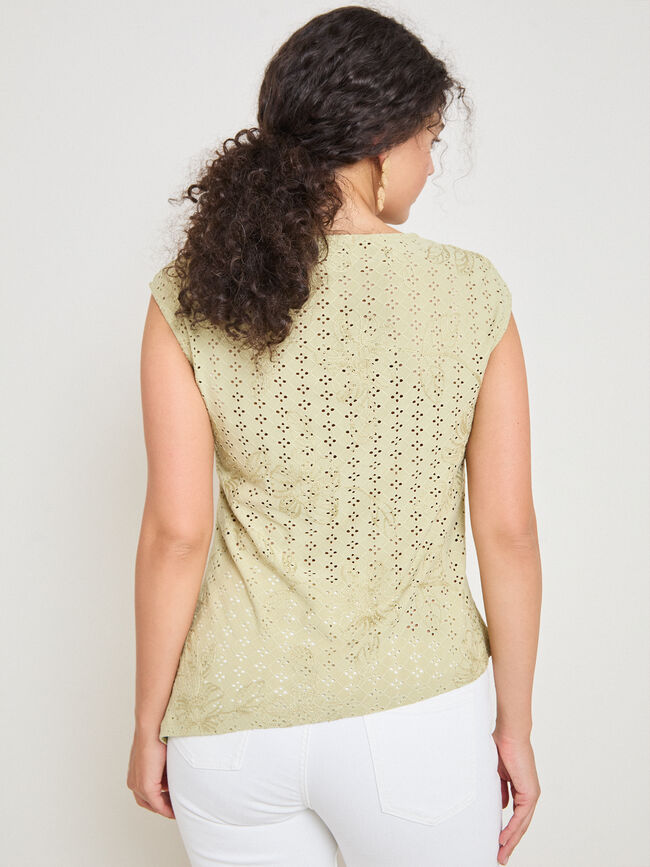 CAMISETA PICO LATERAL EYELET BORDADO Pistacho