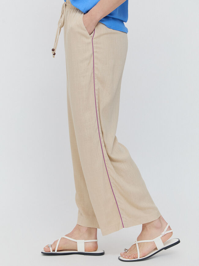 PANTALON DETALLE LATERAL Camel