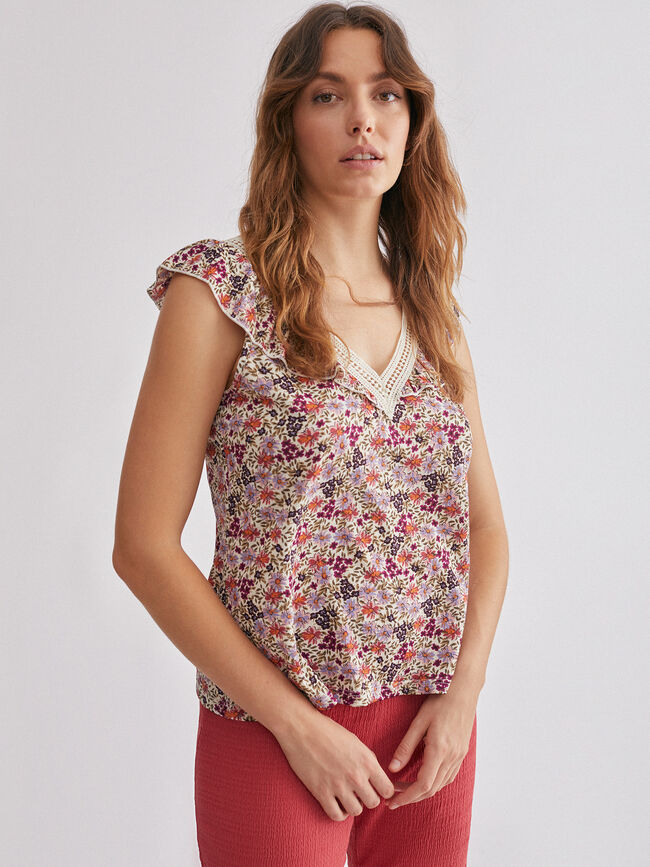 camiseta corte imperio, cuello pico con Crudo Claro