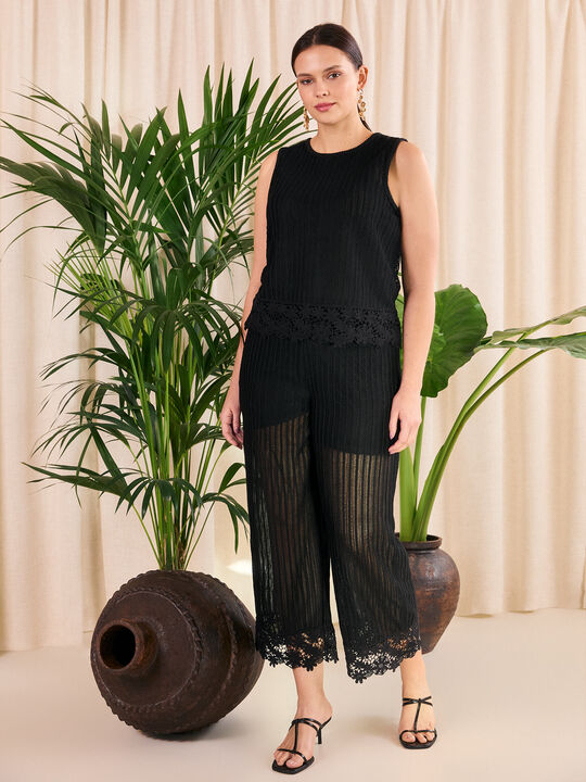 PANTALON DETALLE CROCHET Negro image number null