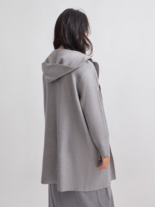 ABRIGO CAPUCHA DETALLE gris melange