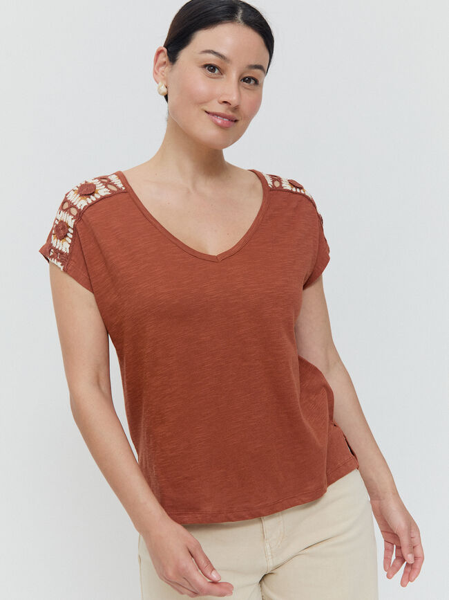 CAMISETA CROCHET HOMBROS Marron viejo