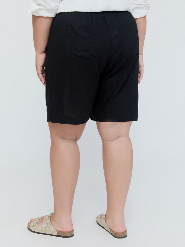 BERMUDA CON CINTURON Negro