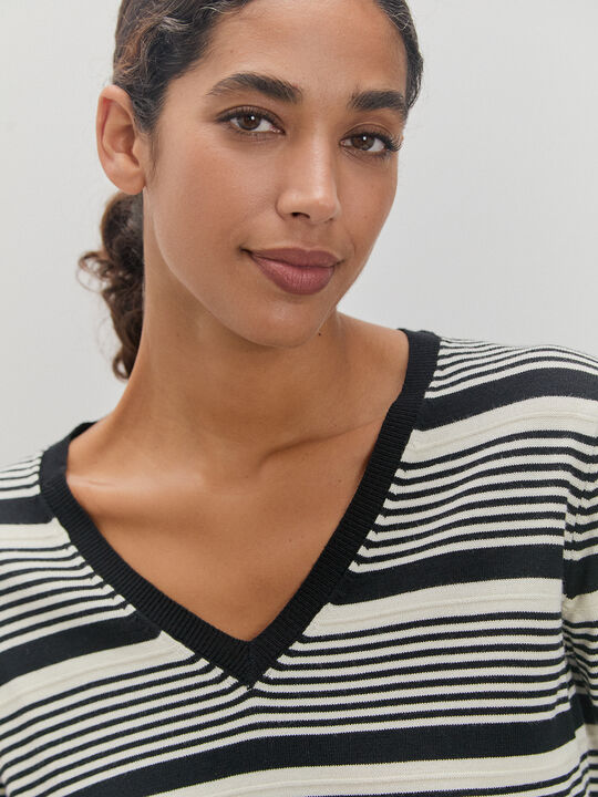 JERSEY CUELLO PICO Crudo image number null