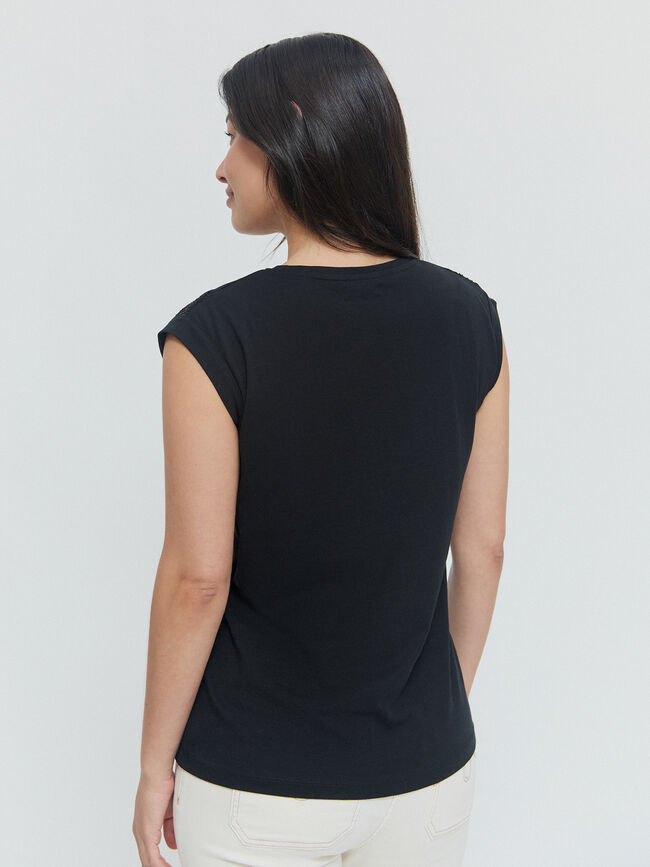 CAMISETA DETALLE MANGA Negro