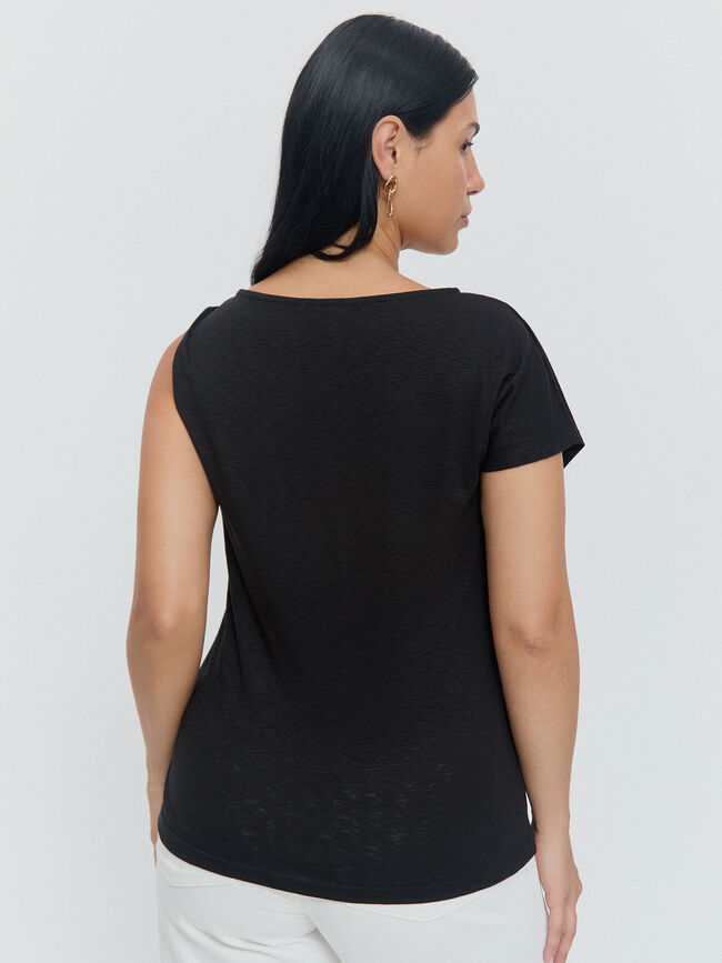 TOP DETALLE PASADOR Negro