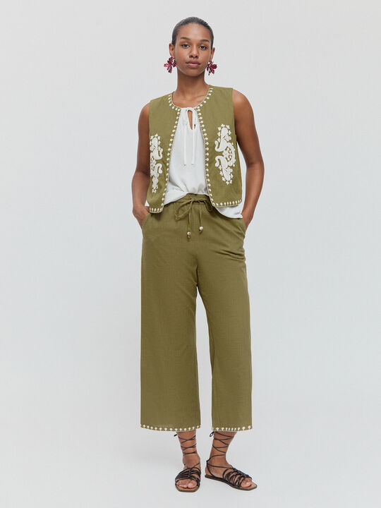 PANTALON BAJO BORDADO kaki claro image number null