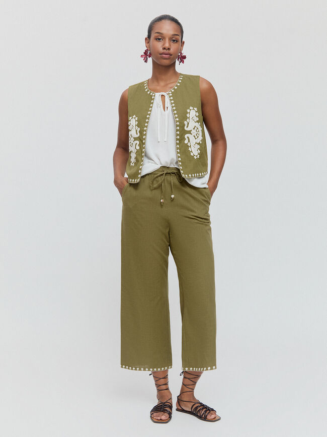 PANTALON BAJO BORDADO kaki claro
