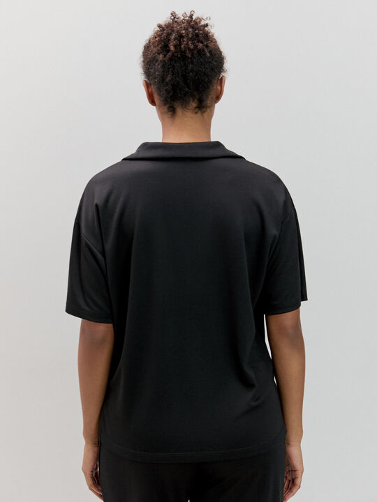 CAMISETA CUELLO CAMISERO Negro image number null