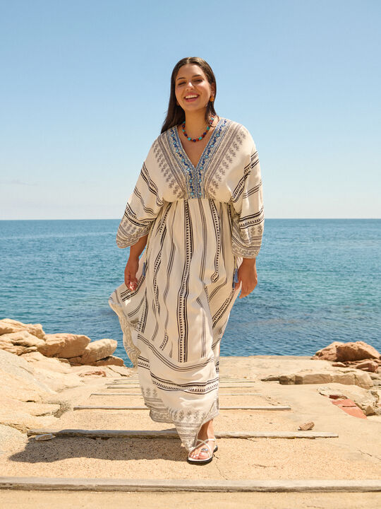 VESTIDO BORDADO PECHO Crudo image number null