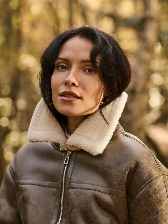 CHAQUETA CORTA DOBLE Kaki image number null