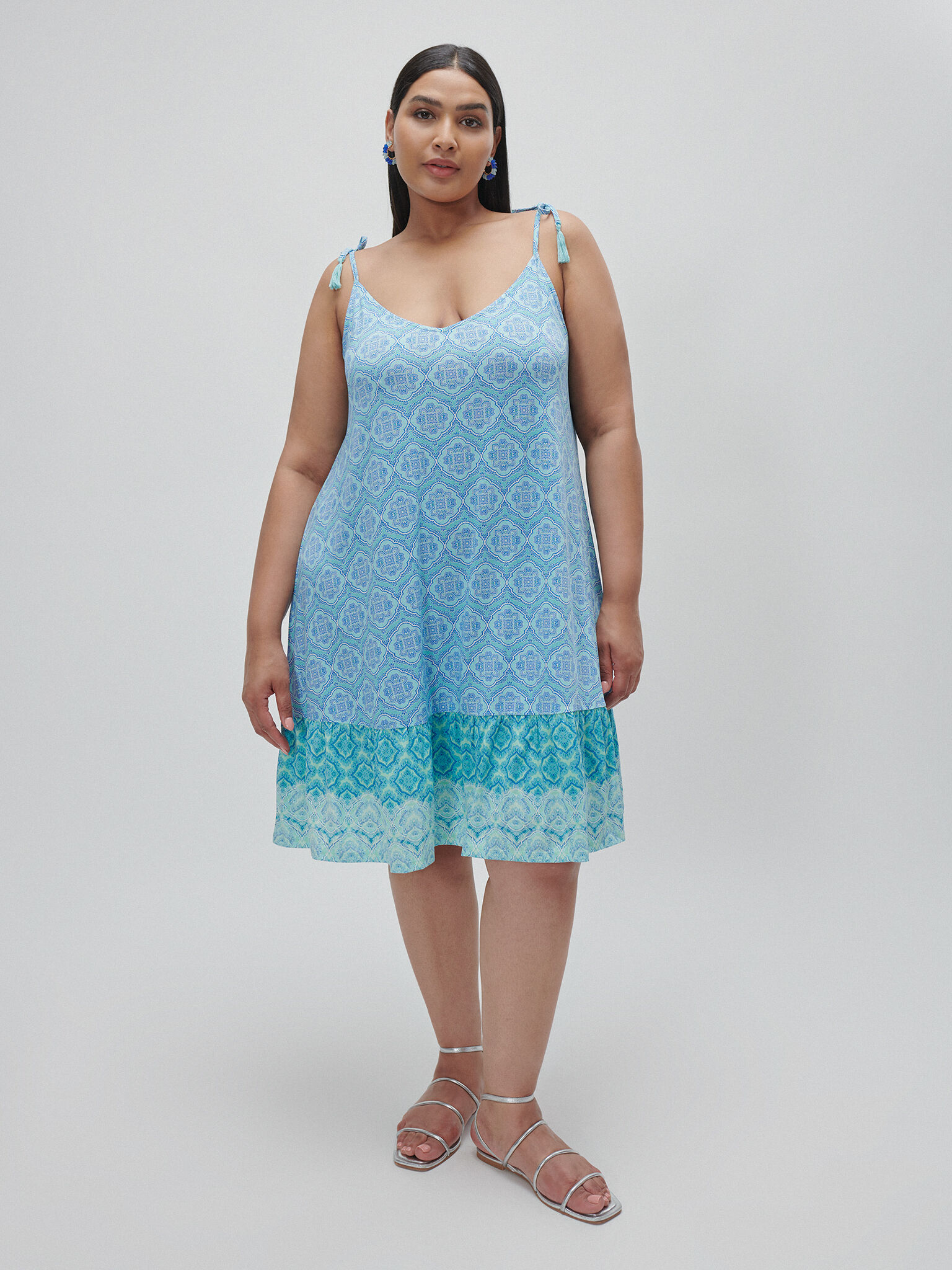 Vestidos cortos de mujer en tallas grandes Encuentro moda