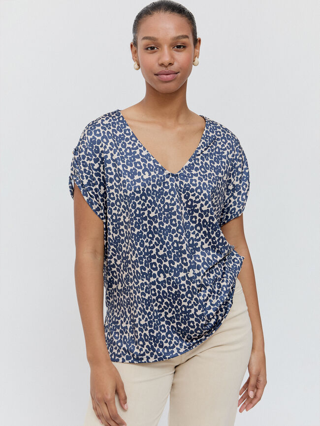 CAMISETA ESCOTE PICO Estampado 3