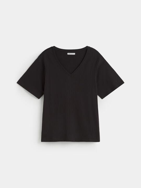 CAMISETA CUELLO PICO Negro image number null