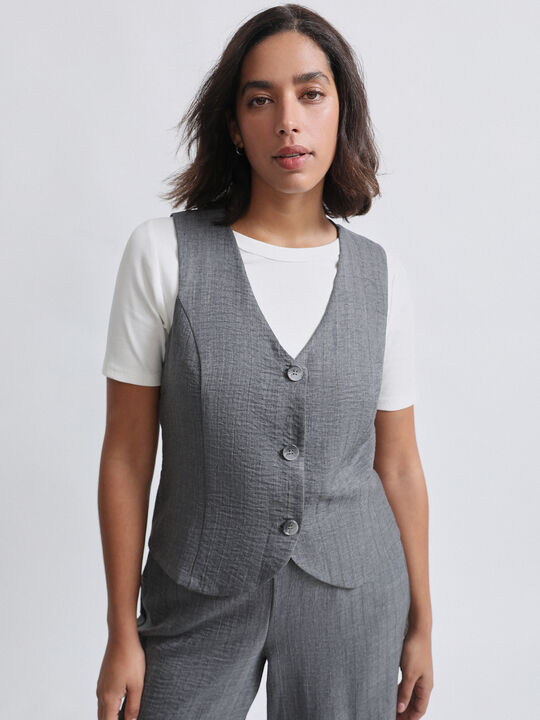 CHALECO 3 BOTONES gris melange image number null