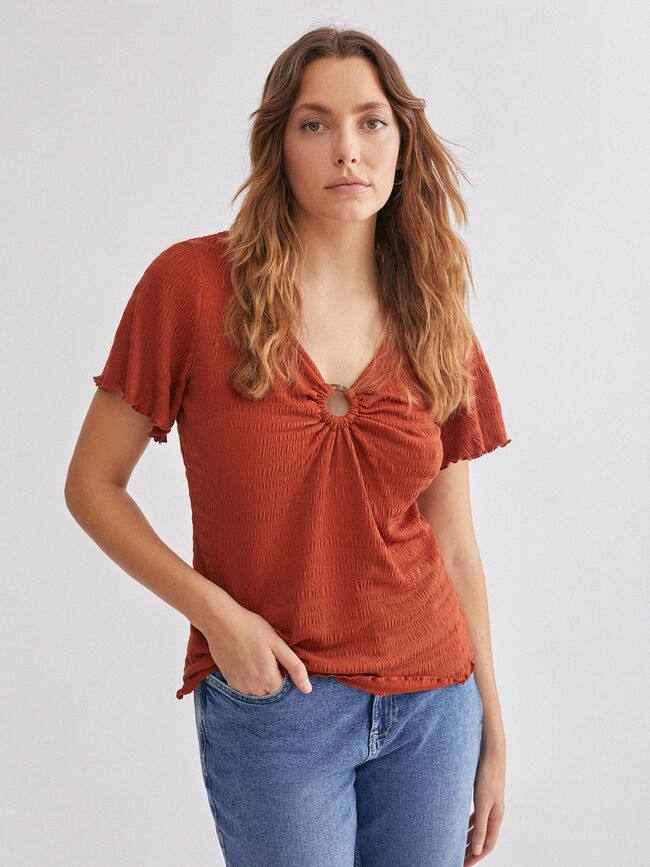 Camiseta cuello pico con aro AVENA TOSTADA